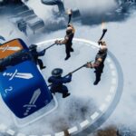 Lutte sur un champ de bataille enneigé avec des guerriers portant des armures, utilisant des épées et des boucliers dans un jeu d'action et stratégie.