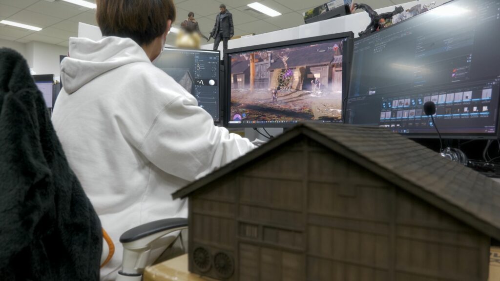 Cuillier en porcelaine, figurine de chien élégant, sculpture d'oiseau grue en métal, décoration artistique de style japonais, décor d'artisanat traditionnel pour collection ou décoration intérieure.