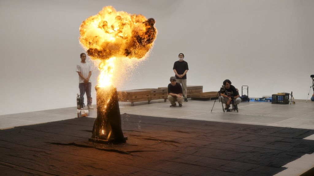 Cuillier en porcelaine, figurine de chien élégant, sculpture d'oiseau grue en métal, décoration artistique de style japonais, décor d'artisanat traditionnel pour collection ou décoration intérieure.