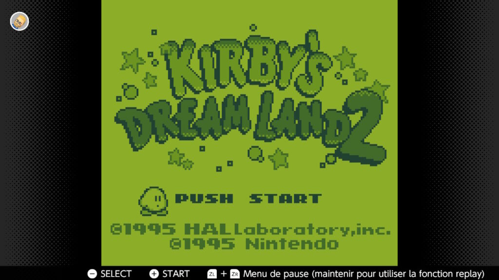 Kirby Dream Land 2, jeu vidéo rétro pour Nintendo Game Boy, avec écran de titre pixelisé et options de démarrage accessibles, évoquant la nostalgie du gaming des années 90 en français.