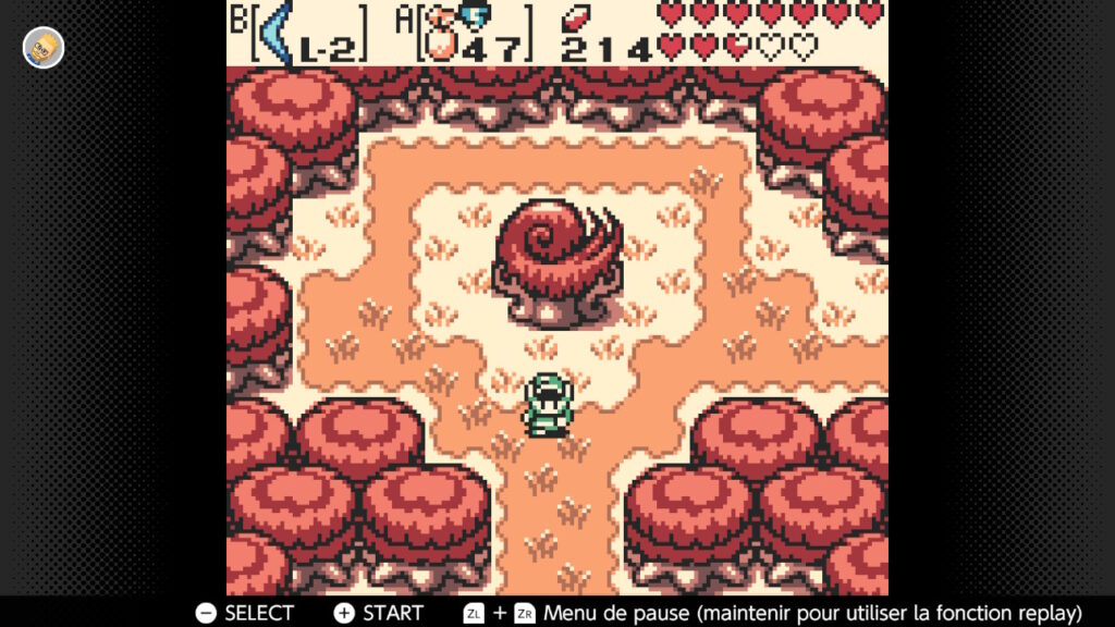 Bulldozer, jeu d'aventure pixel art, écran de boss, style rétro, ambiance de forêt mystérieuse, graphismes 8-bit, héros en armure, environnement avec arbres et sol détaillé, jeu vidéo classique, design pixelisé pour nostalgie gaming.