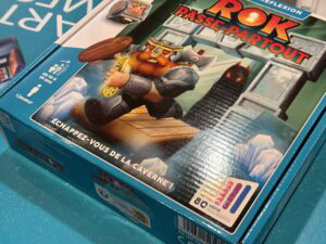 Coffret de jeu de société Hallertau pour enfants et adultes, avec illustration de personnages de jeu de stratégie et aventure, adapté pour 1 joueur et à partir de 10 ans.