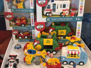 Jouets éducatifs pour enfants, camions de secours, véhicules de jeu et figurines de la gamme Air-Gaming pour l'apprentissage et le divertissement.