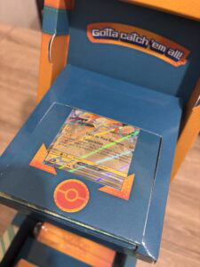 Coffret de cartes Pokémon à collectionner avec un Pokémon Évoli, en édition limitée Pokémon GO, pour fans de jeux de cartes et collectionneurs, dans un emballage coloré et attrayant.