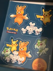 Poupées Pokémon de collection pour jeu de cartes à échanger, figurines adorables de Pikachu, Nounourson, Phyllali et Flambusard, figurines de jeux vidéo, accessoires de collection Pokémon.