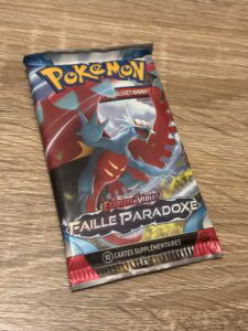 Pokémon Éclat et Violet, collection de cartes à collectionner, booster contenant 10 cartes supplémentaires pour le jeu stratégique et compétitif.