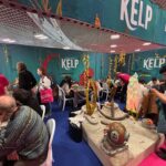 KELP sensibilisation à l'aquarium, espace interactif de jeux et animations sur le thème de la mer et de la protection des océans, avec des décorations marines et des activités pour tous les âges.
