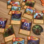 Cartes de jeu de société ludiques et stratégiques sur le thème des jeux de cartes d'aventure pour enfants et adultes. Idéal pour améliorer la réflexion, la stratégie et le divertissement en famille ou entre amis.