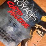 Vieux livre de pirates avec illustration et texte en français, conçus pour attirer les amateurs d'aventures et de jeux de rôle liés à la piraterie et aux trésors anciens.