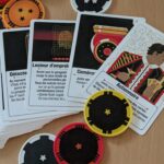 Fichiers de jeu de cartes avec illustrations de poker et jetons colorés, parfaits pour les jeux de société et le divertissement en famille ou entre amis.