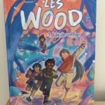 Exploration de la forêt enchantée avec des personnages d'animation jeunes, ambiance aventure et nature, idéal pour les jeunes fans de jeux de rôle et de livres jeunesse.