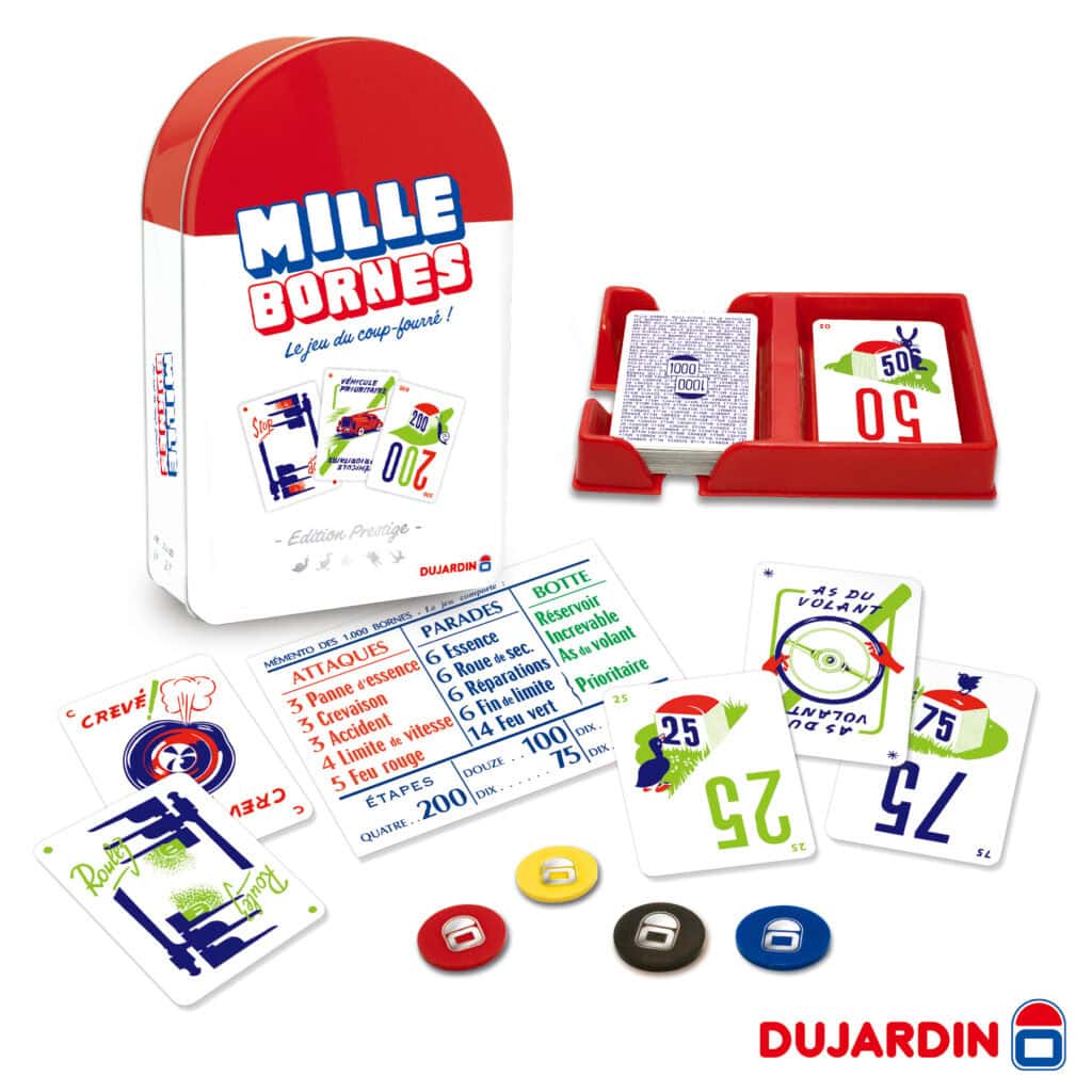 Mille Bornes jeu de société classique avec cartes colorées, pions et accessoires pour des parties amusantes et stratégiques.