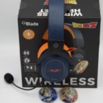 Fichier : casque gaming Dragon Ball Z sans fil avec micro et stickers Dragon Ball Z.
