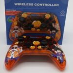 Manette de jeu Dragon Ball compatible PC, Mac, Android, iOS, Steam Deck avec design transparent orange, LED RGB, personnages emblématiques, idéale pour gaming.