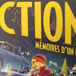 Fictions, jeu de société sur le thème des gangs et des fusillades, illustré avec une femme armée, voitures de course et ambiance urbaine nocturne, idéal pour les amateurs de jeux de stratégie et de gangsters.