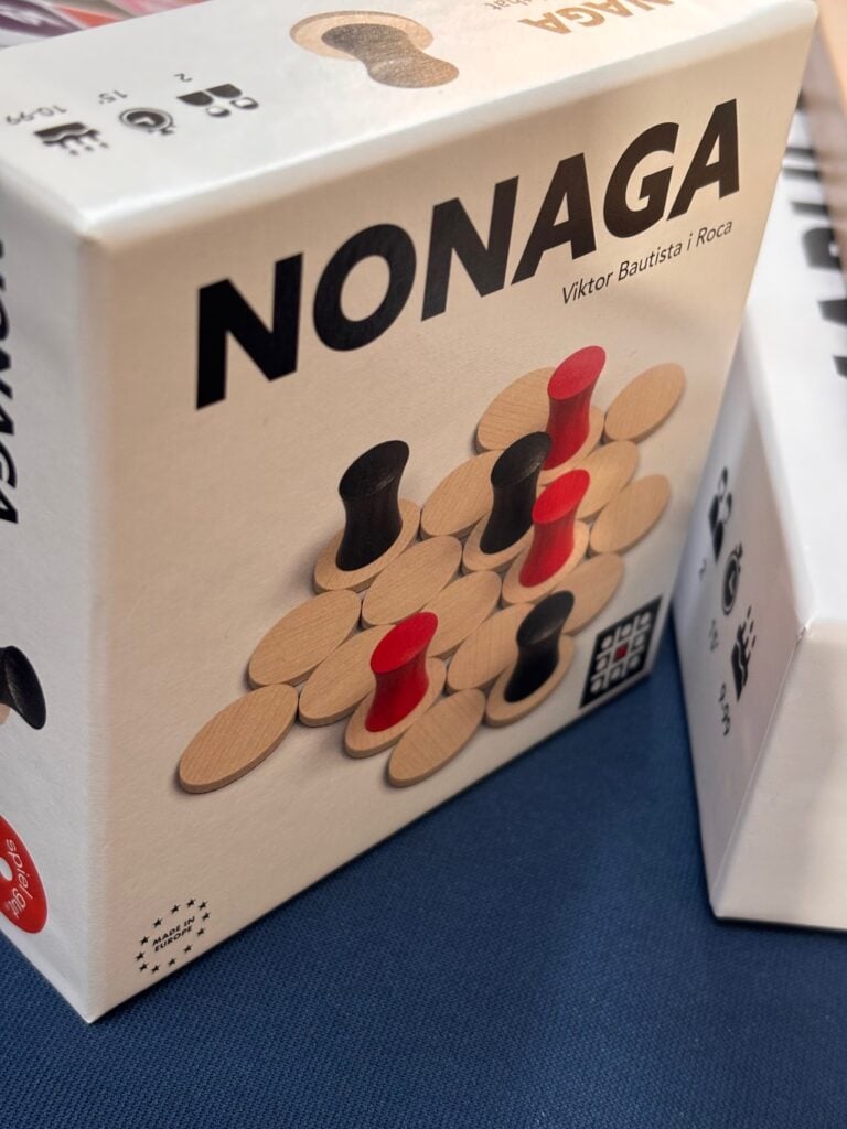 Sac à dos de gaming avec design de jeu de société Nonaga, parfait pour les amateurs de jeux de plateau, accessoires gamers, et fans d'Air-Gaming.