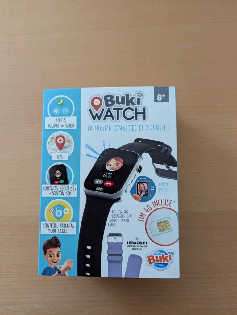 - Montre connectée pour enfants Bukì Watch avec fonctionnalités GPS, appel vocaux, vidéo, contrôle parental et mode école, idéale pour la sécurité et le suivi des enfants.