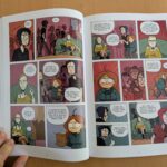 Une bande dessinée colorée illustrant une scène de dialogue entre plusieurs personnages jeune et dynamique, mettant en avant l'univers de Air-Gaming pour les fans de bandes dessinées et jeux vidéo.