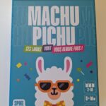 Alt text : Jeu de société avec illustration d'un lama blagueur portant des lunettes de soleil, destiné aux enfants de 8 ans et plus, durée de 15 minutes.