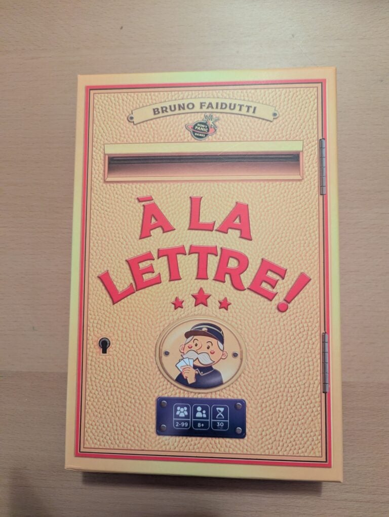 Texte alternatif : Jeu de société "À la lettre" pour enfants, jeu de lettres éducatif, parfait pour toute la famille, idéal pour développerulaire et compétences linguistiques.
