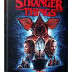 Une image du jeu vidéo Stranger Things basé sur la série télé, avec des personnages emblématiques et un monstre redoutable. Adapté pour fans de jeux vidéo et séries fantastiques.