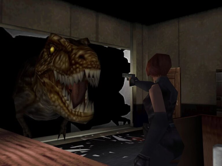Image d'une scène de Dino Crisis montrant un personnage féminin face à un dinosaure menaçant à travers une fenêtre.