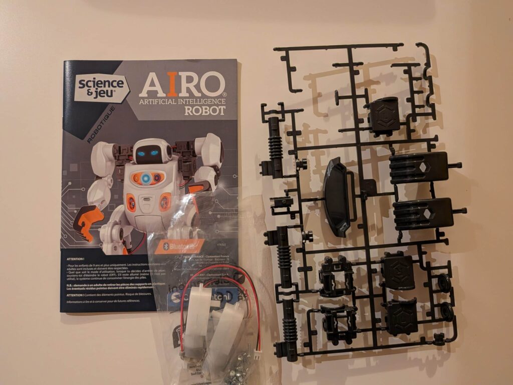 Robot AIRO, robot d'intelligence artificielle conçu pour l'apprentissage, la robotique et la programmation, idéal pour les passionnés de technologie et d'innovation.