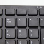 Clavier professionnel Dell KB525C avec touches ergonomiques, idéal pour une utilisation polyvalente en bureautique et gaming.