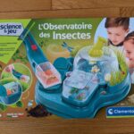 Explorez la vie des insectes avec cet observatoire interactif pour enfants, idéal pour découvrir la nature et encourager l'apprentissage scientifique.
