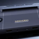 Console NEOGEO AES+ pour jeux rétro, design compact et élégant, idéal pour collectionneurs et amateurs de jeux vidéo classiques.