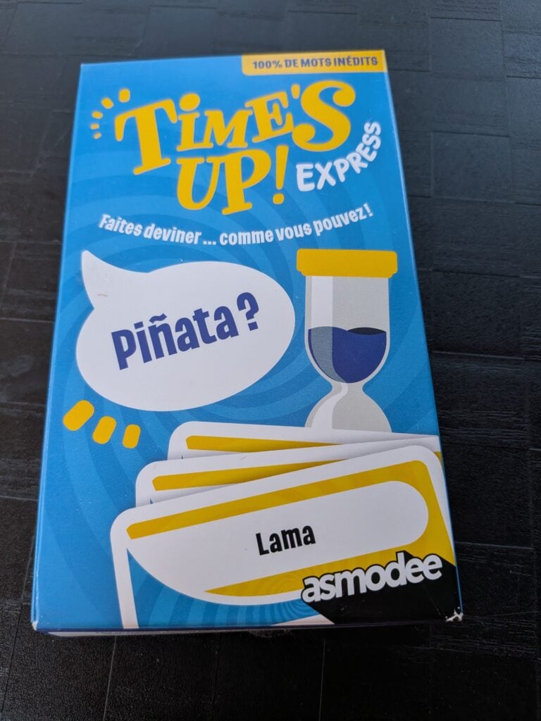 Jeu de société Time's Up! Express pour deviner des mots et des expressions rapidement, avec des thèmes comme Piñata et Lama, idéal pour animer vos soirées entre amis.