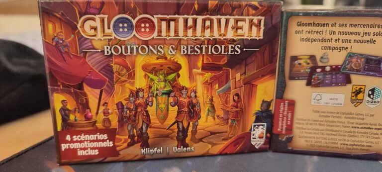 Jeu de société Gloomhaven avec boutons et figurines de bestioles, illustrant l'univers fantastique et stratégique du jeu.