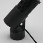 Microphone HyperX SoloCast 2 noir avec support inclinable, idéal pour streaming et enregistrement audio.