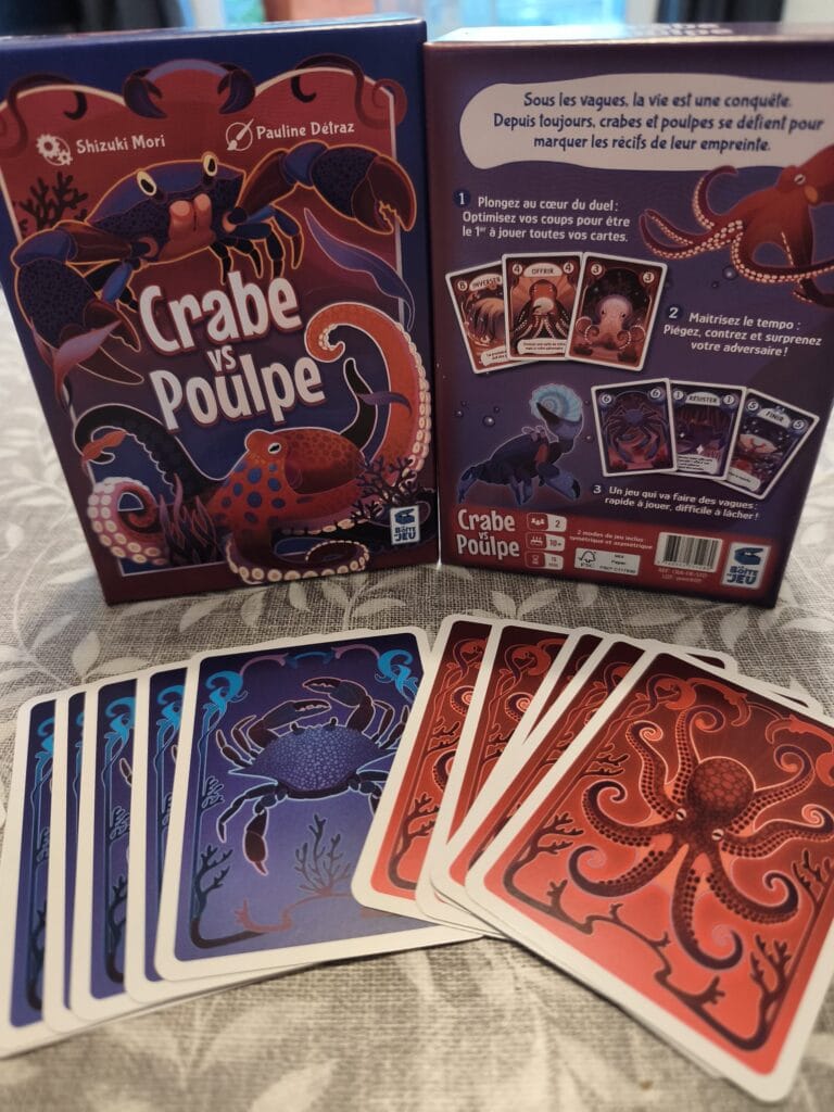 Jeu de cartes Crabe vs Poulpe avec illustrations de crabes et poulpes pour une partie stratégique et amusante.