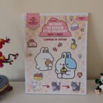 Livre de dessin et coloriage Cute & Cozy avec des illustrations de lapins mignons et des motifs de desserts, parfait pour les amateurs d'art et de loisirs créatifs.