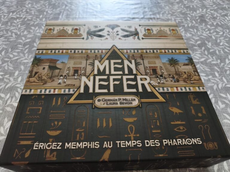 Jeu de société Men-nefer avec thème de l'Égypte ancienne, illustrant la construction de Memphis à l'époque des pharaons.