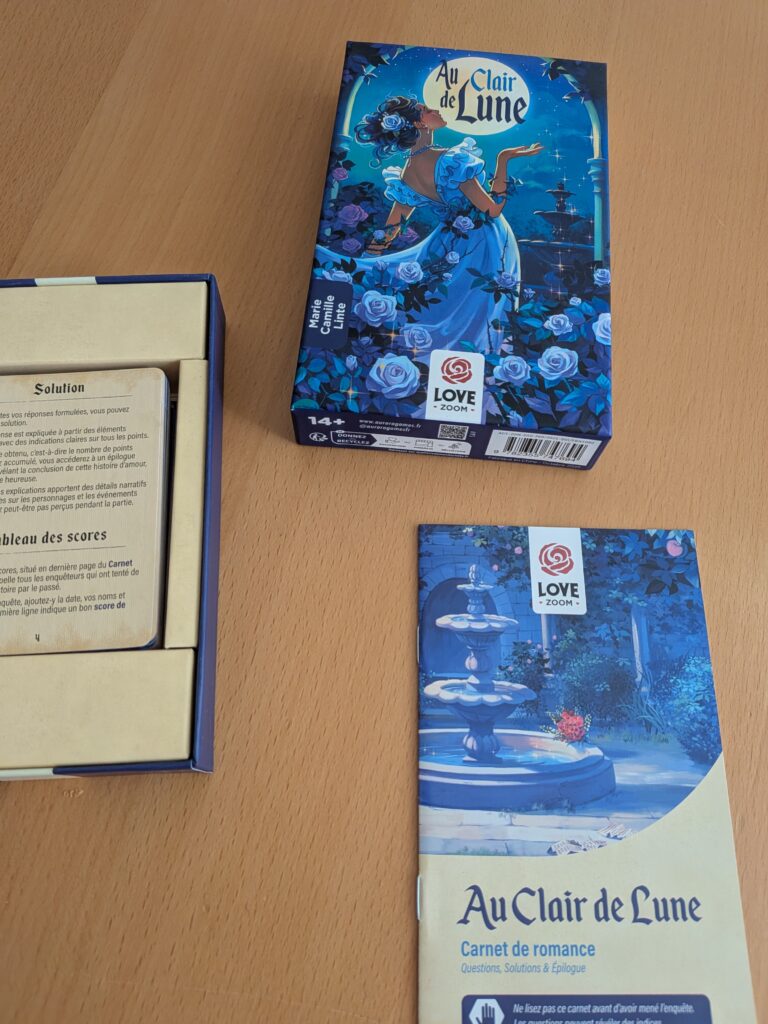 Jeu de société Love Zoom : Au clair de lune, illustré avec une scène romantique et nocturne, parfait pour les amateurs de jeux de société et de thèmes romantiques.