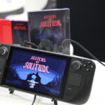 Console portable avec écran affichant Sisters of Solitude, jeu d'horreur et de fantômes, en contexte de gaming lors de la Gamescom 2026.