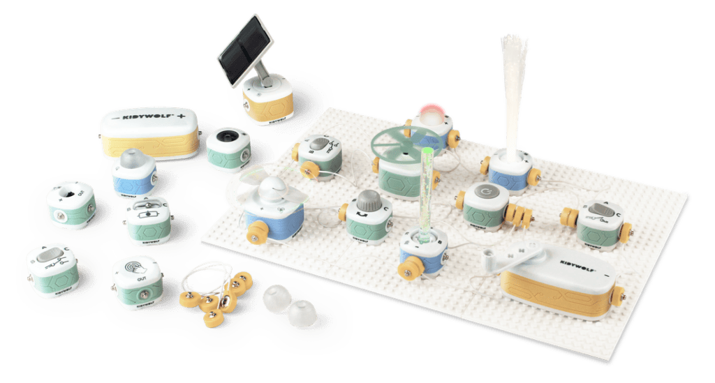 Jeu de robot éducatif pour enfants avec modules interactifs et accessoires colorés, idéal pour stimuler la créativité et l'apprentissage scientifique.