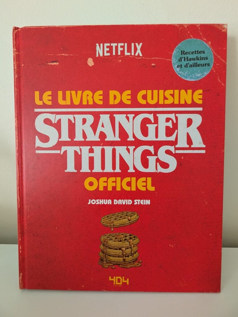 Livre de cuisine officiel de Stranger Things avec recettes inspirées de la série Netflix.