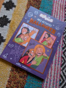 Livre de activités Halloween pour enfants avec Les Sisters, illustré avec des personnages amusants et colorés, parfait pour la saison d'Halloween.